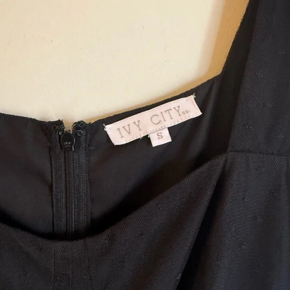 Ivy City Co. Ballerina Tulle Puff Sleeve Formal Midi Dress in Black - Picture 7 of 12